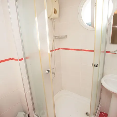 Hotell Kampus 3*